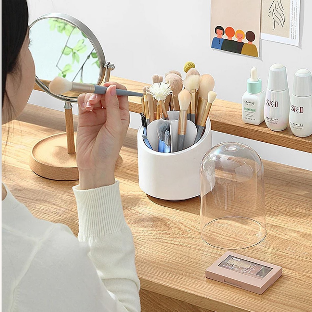 Organizador de maquillaje giratorio 360 grados con base antideslizante, color blanco.