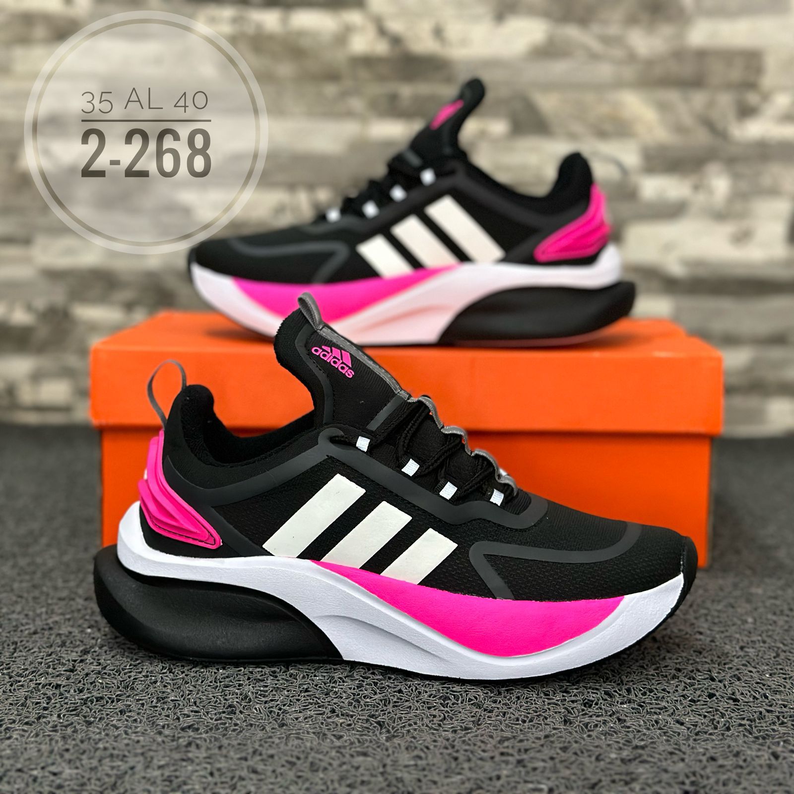Descubre las Ad Ultra 0105, las zapatillas ideales para mujeres enérgicas y dinámicas.
