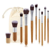 Kit ÉcoBamboo 11 Piezas de brochas de maquillaje con cerdas suaves, ecológicas y duraderas.
