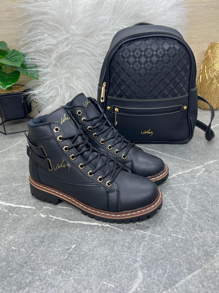 Combo Bolso-Bota Estilo Vélez, Moda Femenina, Accesorios de Moda, Materiales Sintéticos, Estilo Vélez. Combo Bolso-Bota Estilo Vélez: elegancia y practicidad en un conjunto de accesorios de moda femenina. Fabricado con materiales sintéticos de alta calidad, perfecto para mujeres activas y ambiciosas.